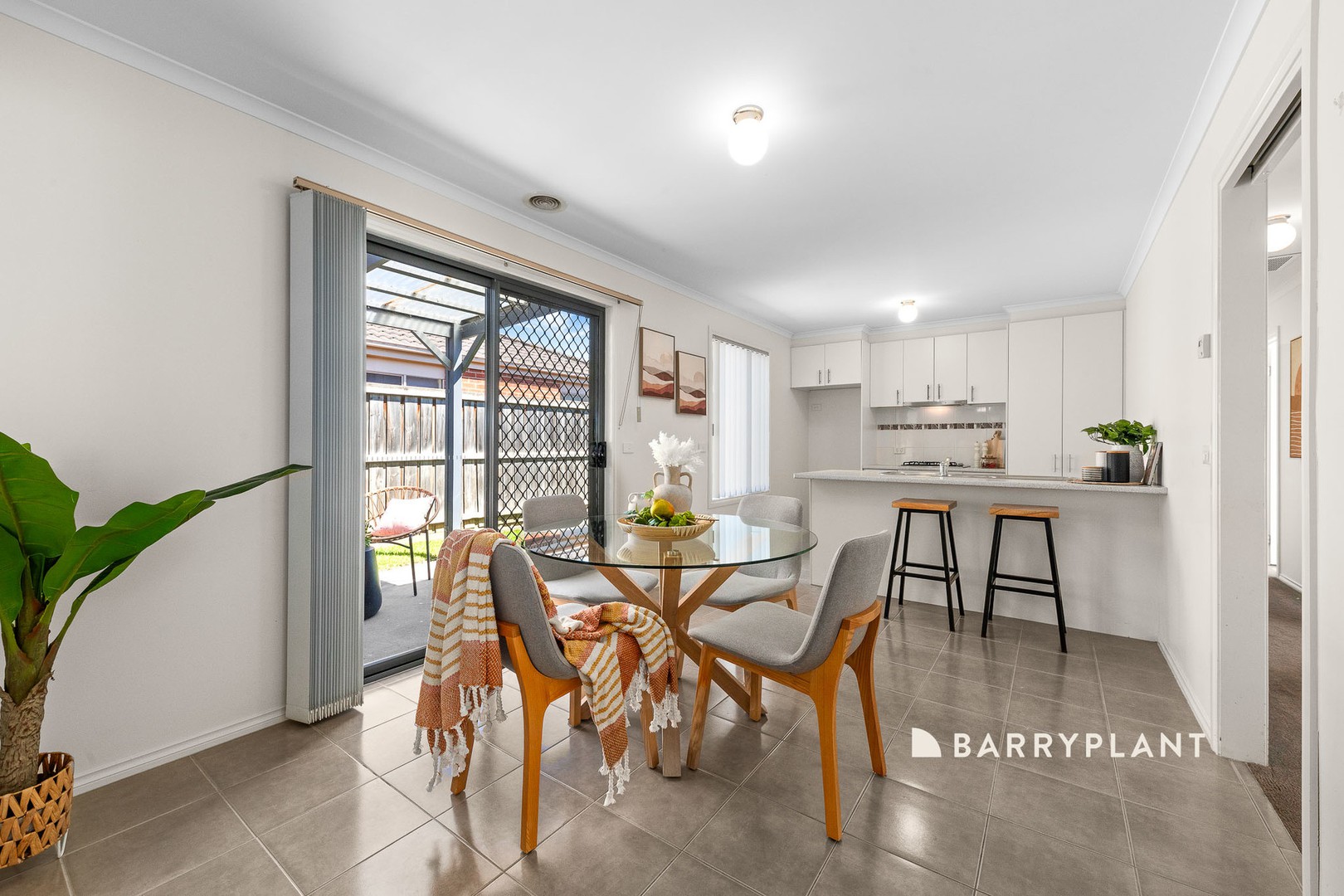 17 Syme Road, Pakenham, VIC 3810, Pakenham - Thumbnail 4