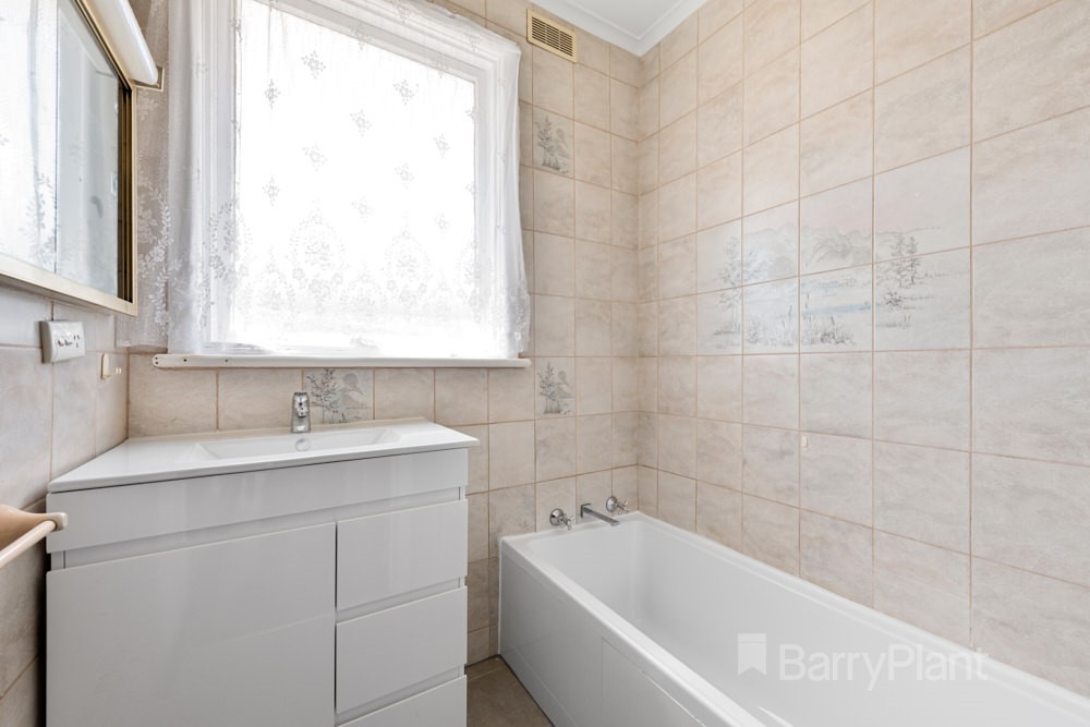 17 Taranto Drive, Noble Park, VIC 3174, Noble Park - Thumbnail 7