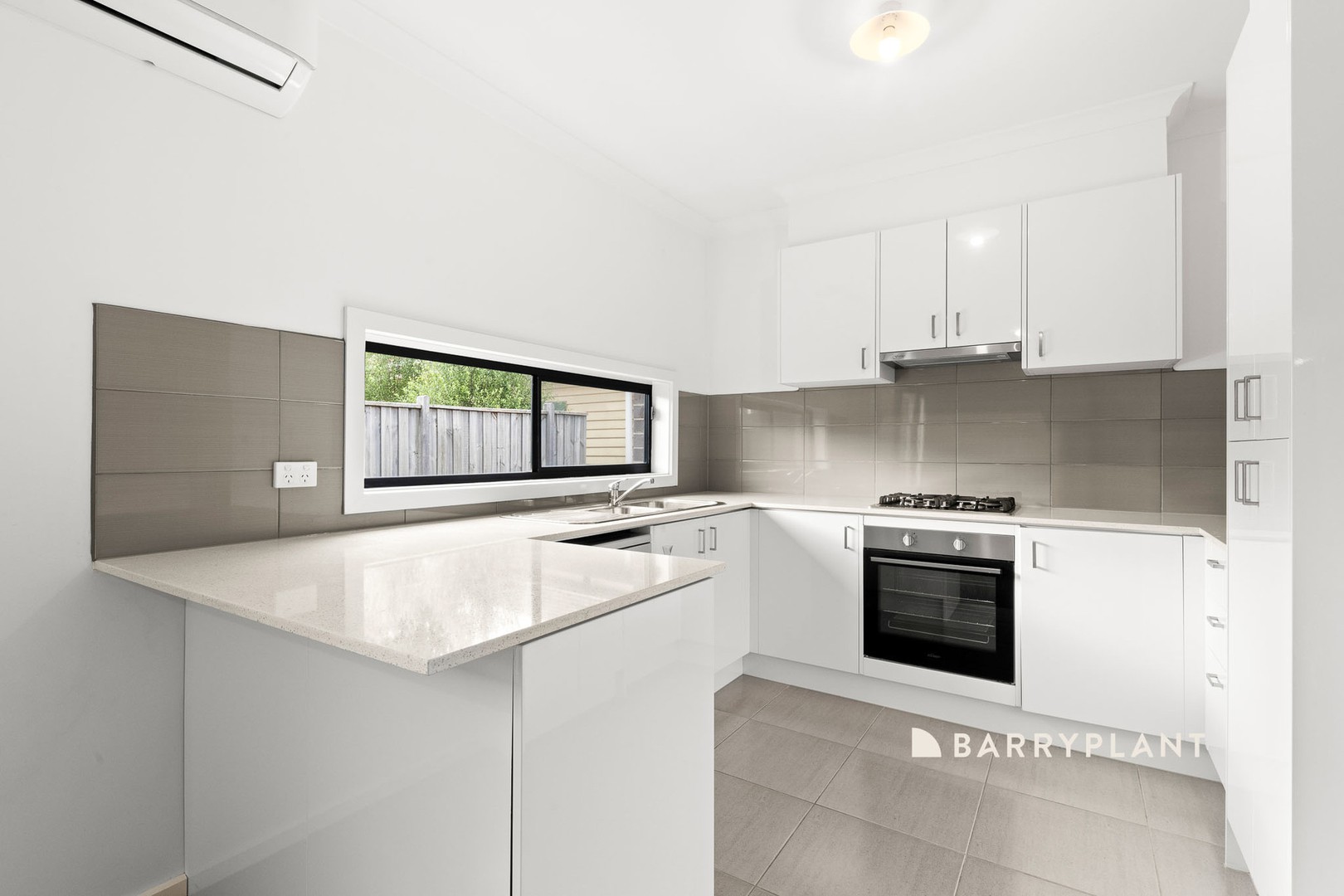 17 Torre Road, Pakenham, VIC 3810, Pakenham - Thumbnail 2