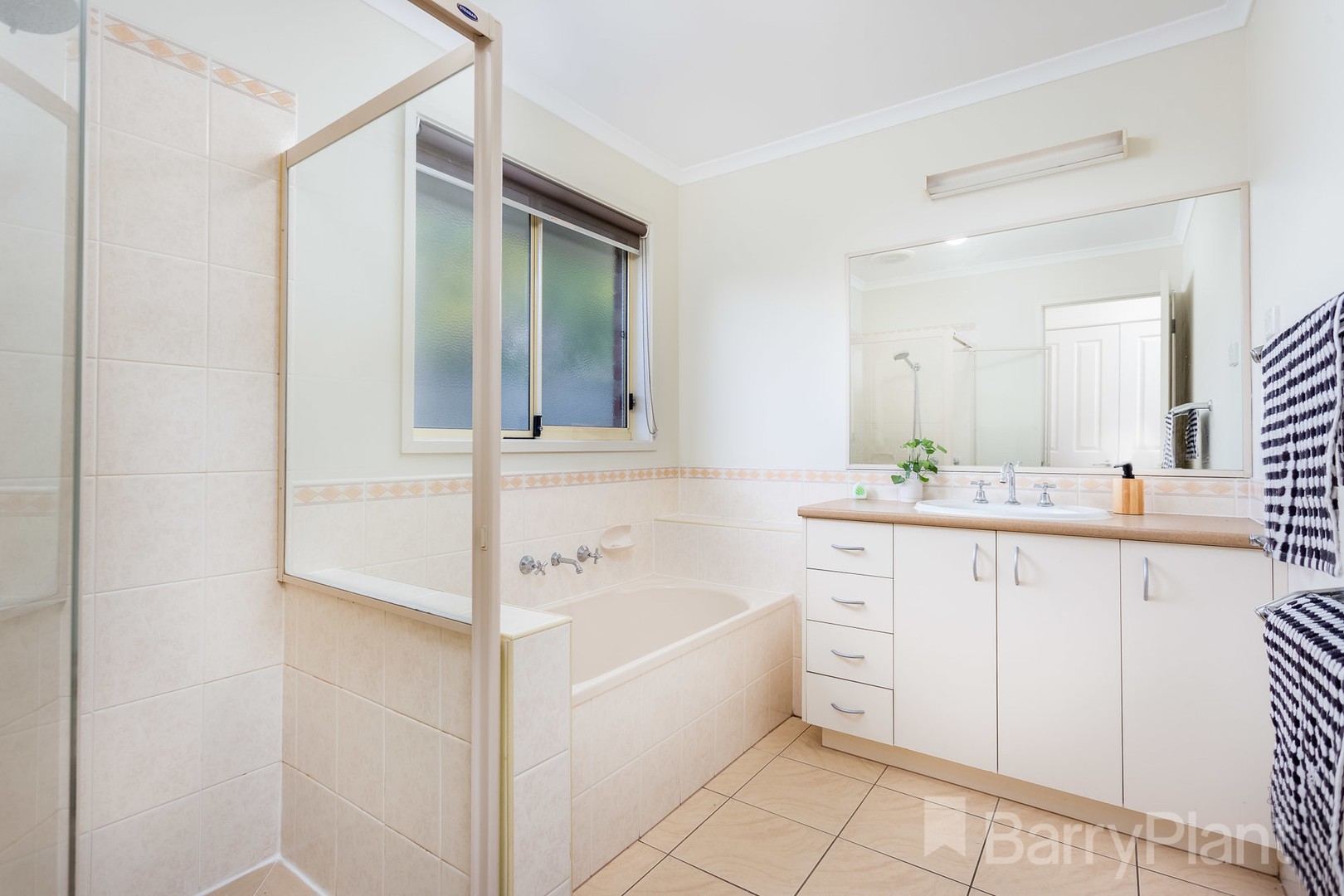 17 Trapani Avenue, Point Cook, VIC 3030, Point Cook - Thumbnail 8