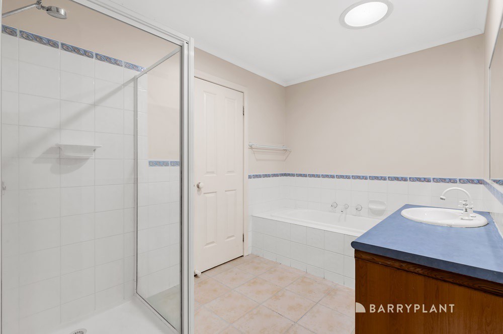 17 Valiant Square, South Morang, VIC 3752, South Morang - Thumbnail 7