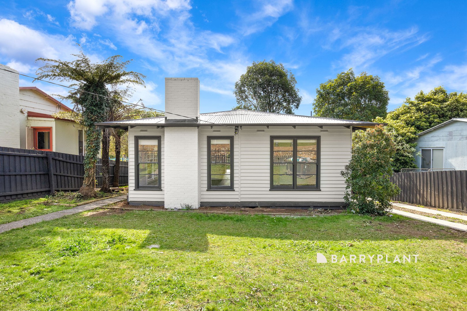 17 Victoria Street, Drouin, VIC 3818 - Thumbnail 2 - 29/08/2026