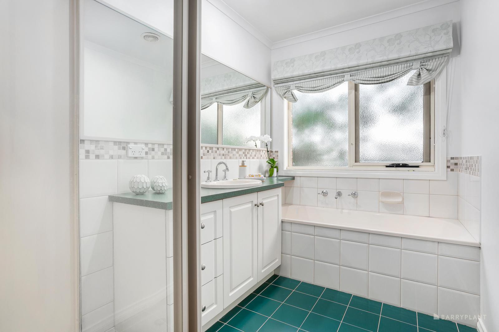 17 Viewgrand Way, Greensborough, VIC 3088, Greensborough - Thumbnail 8