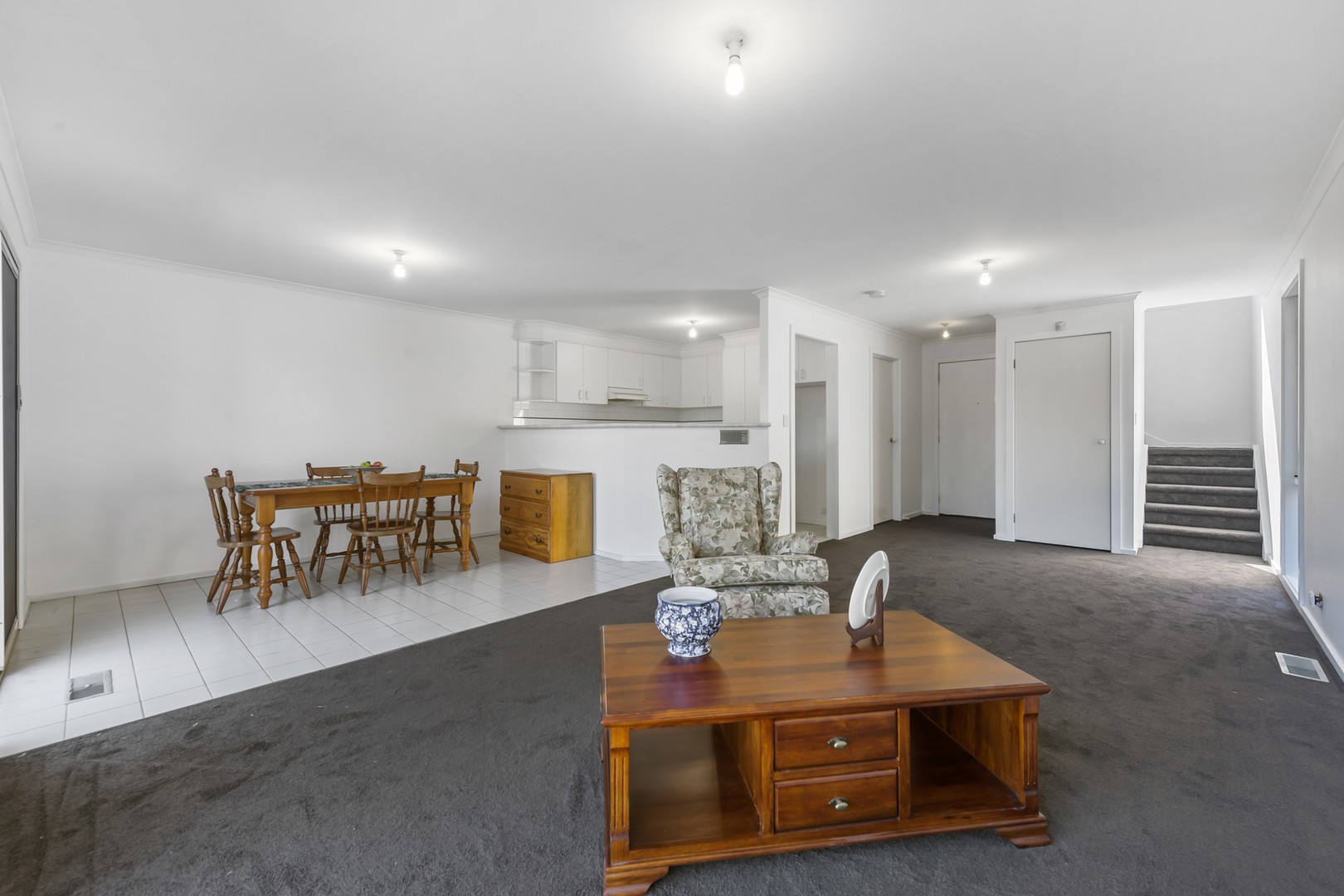 17 Village Avenue, Taylors Lakes, VIC 3038, Taylors Lakes - Thumbnail 4