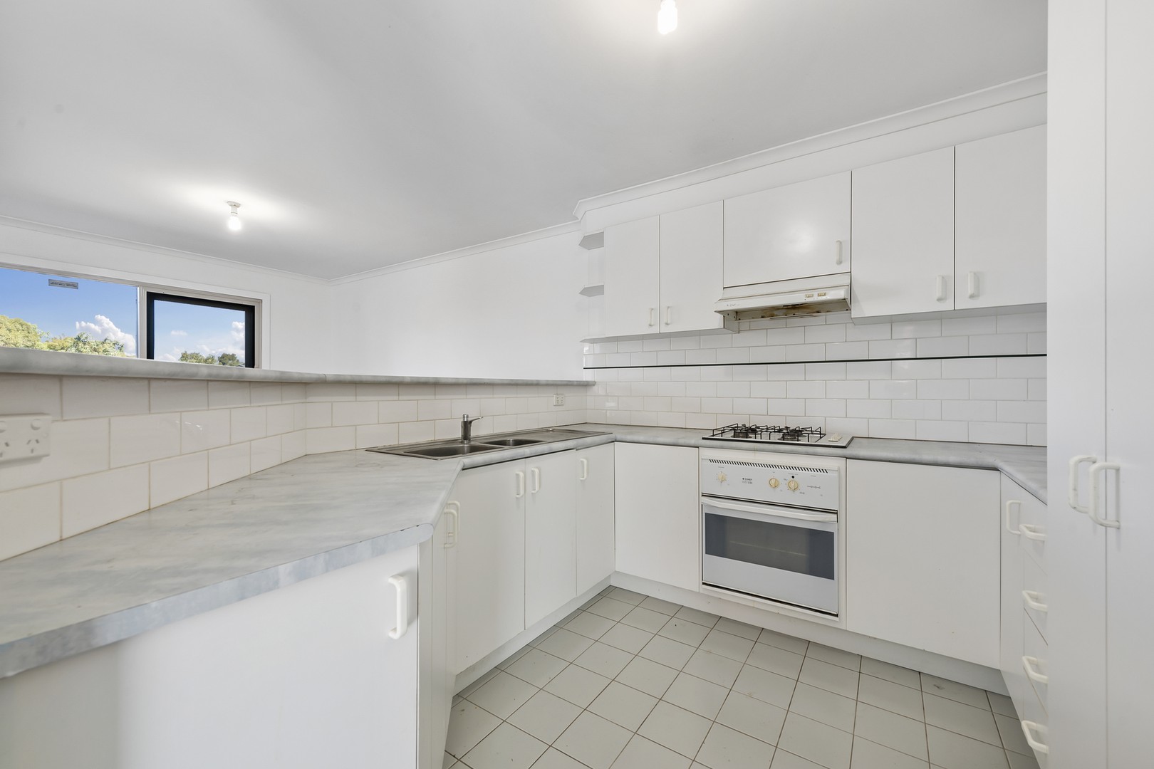 17 Village Avenue, Taylors Lakes, VIC 3038, Taylors Lakes - Thumbnail 5