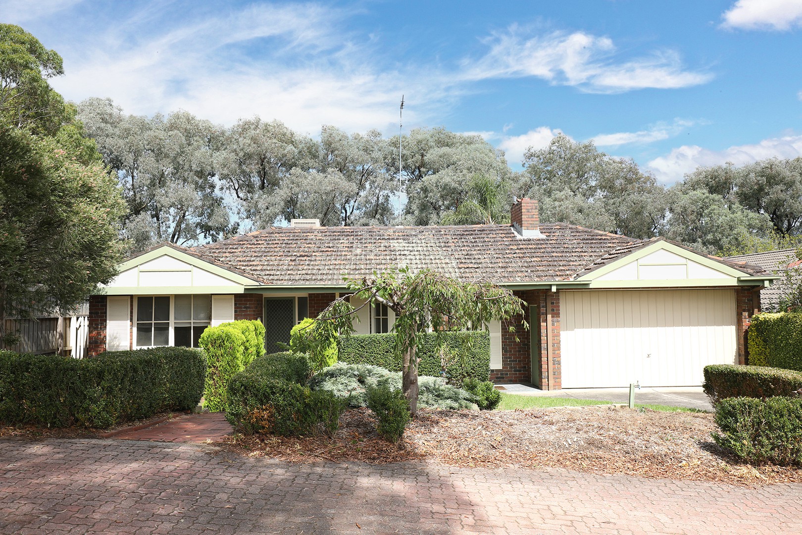 17 Vista Court, Berwick, VIC 3806, Berwick - Thumbnail 2