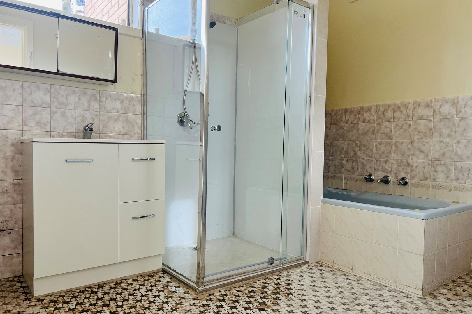17 Walmer Avenue, St Albans, VIC 3021, St Albans - Thumbnail 2