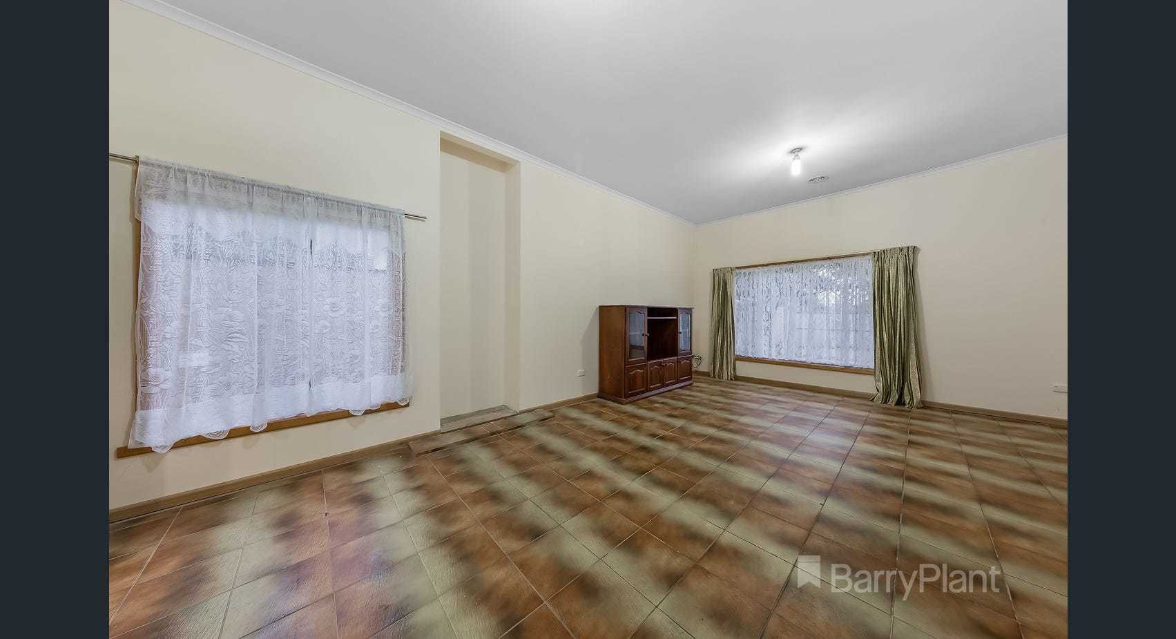 17 Walmer Avenue, St Albans, VIC 3021, St Albans - Thumbnail 3