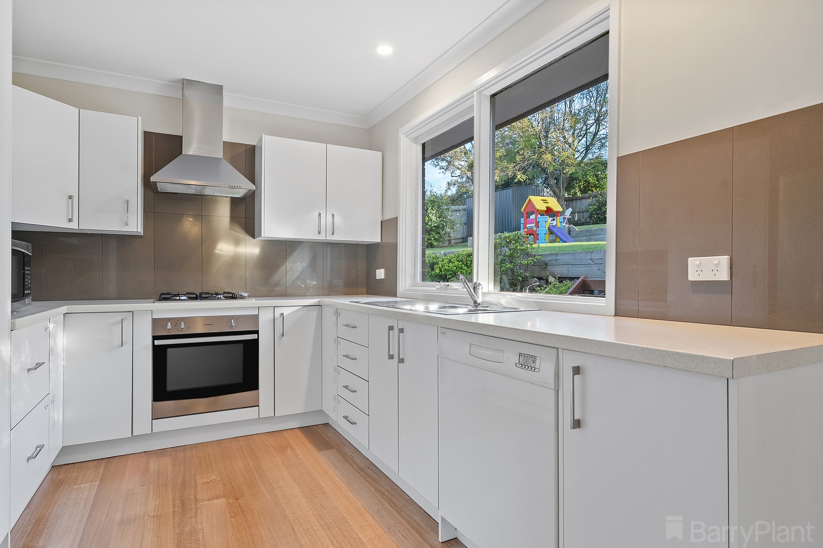 17 Waters Avenue, Upper Ferntree Gully, VIC 3156, Upper Ferntree Gully - Thumbnail 3