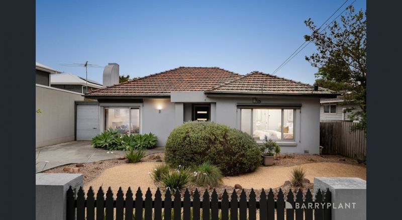 17 Wembley Av, Cheltenham, VIC 3192, Cheltenham - Thumbnail 2