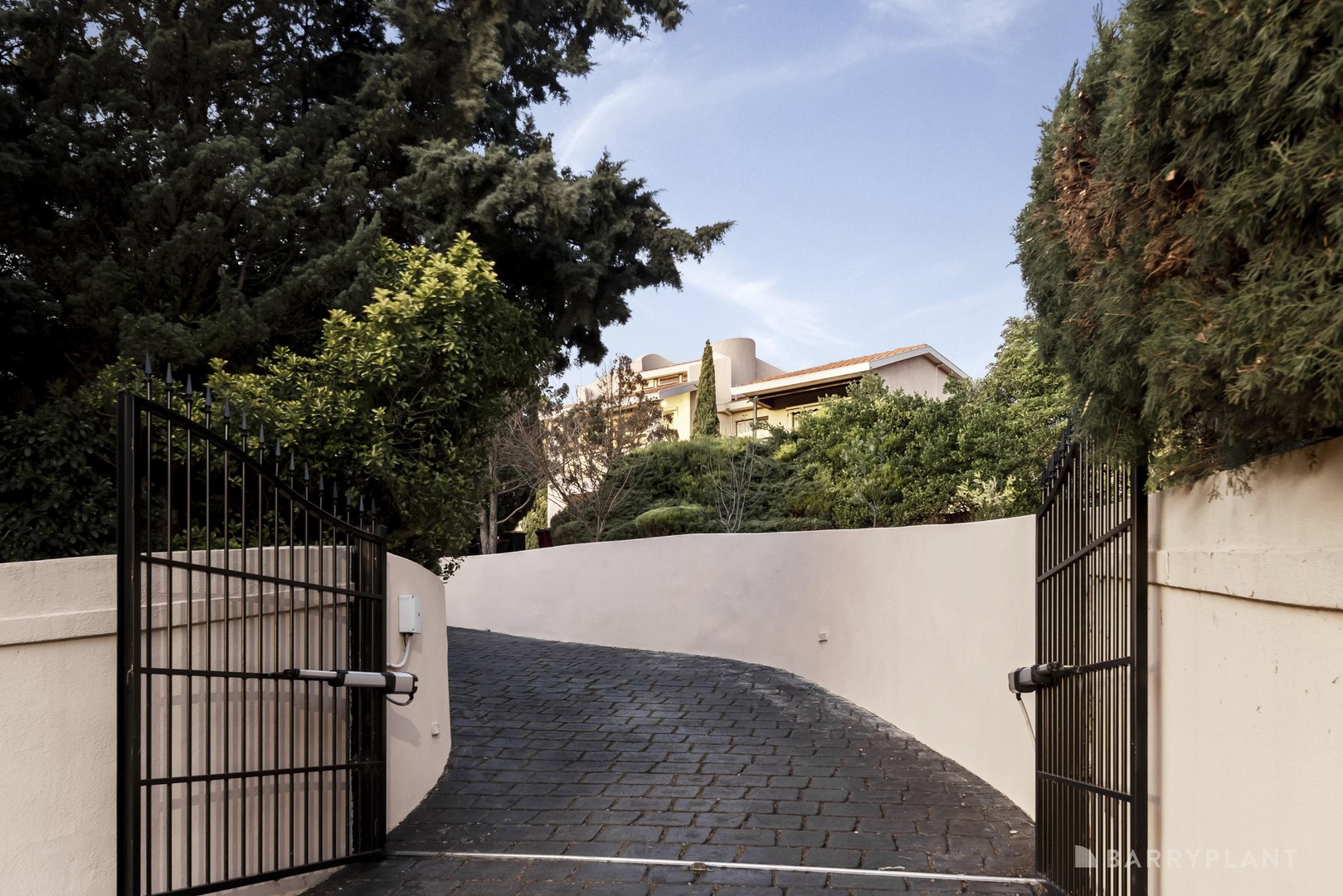 17 White Lodge Court, Donvale, VIC 3111 - Thumbnail 2 - 23/09/2025