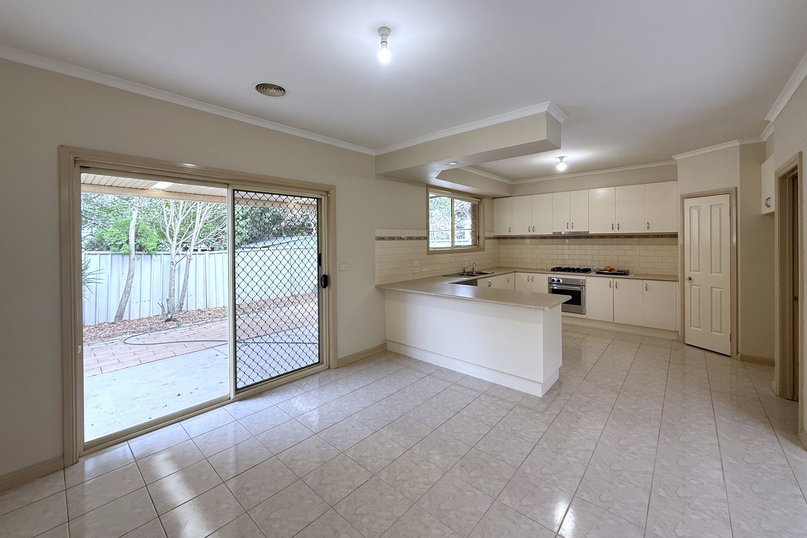 17 Willandra Loop, Caroline Springs, VIC 3023 - Thumbnail 2 - 03/03/2026