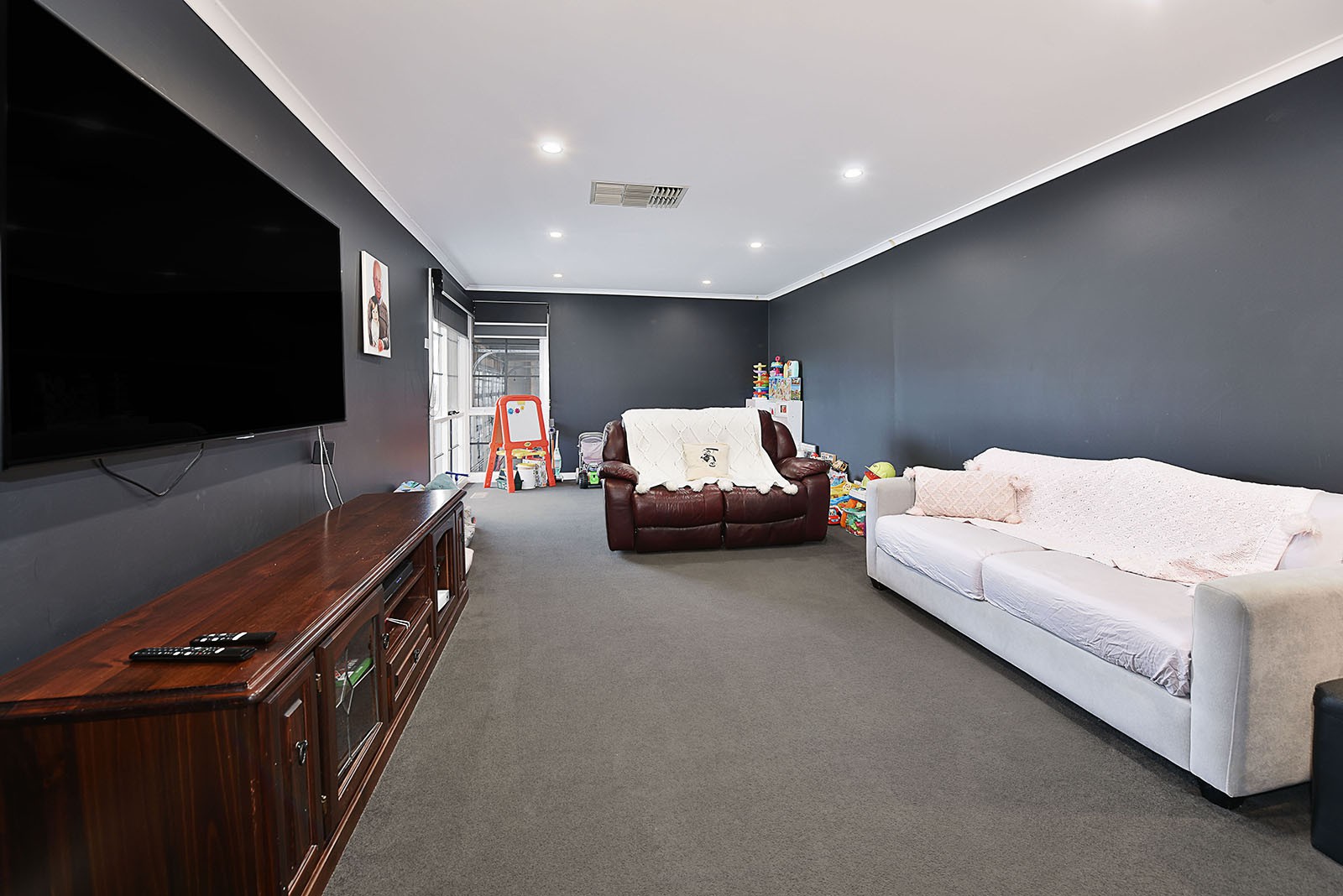 17 Wilton Place, Attwood, VIC 3049, Attwood - Thumbnail 3