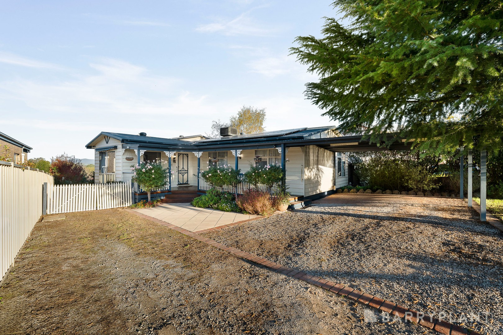 17 Yarraview Road, Yarra Glen, VIC 3775 - Thumbnail 2 - 12/05/2026