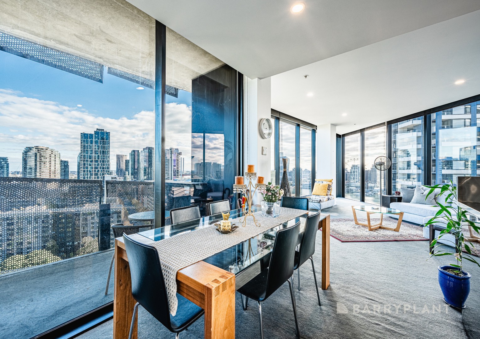 1702/18 Waterview Walk, Docklands, VIC 3008 - Thumbnail 1 - 20/05/2025