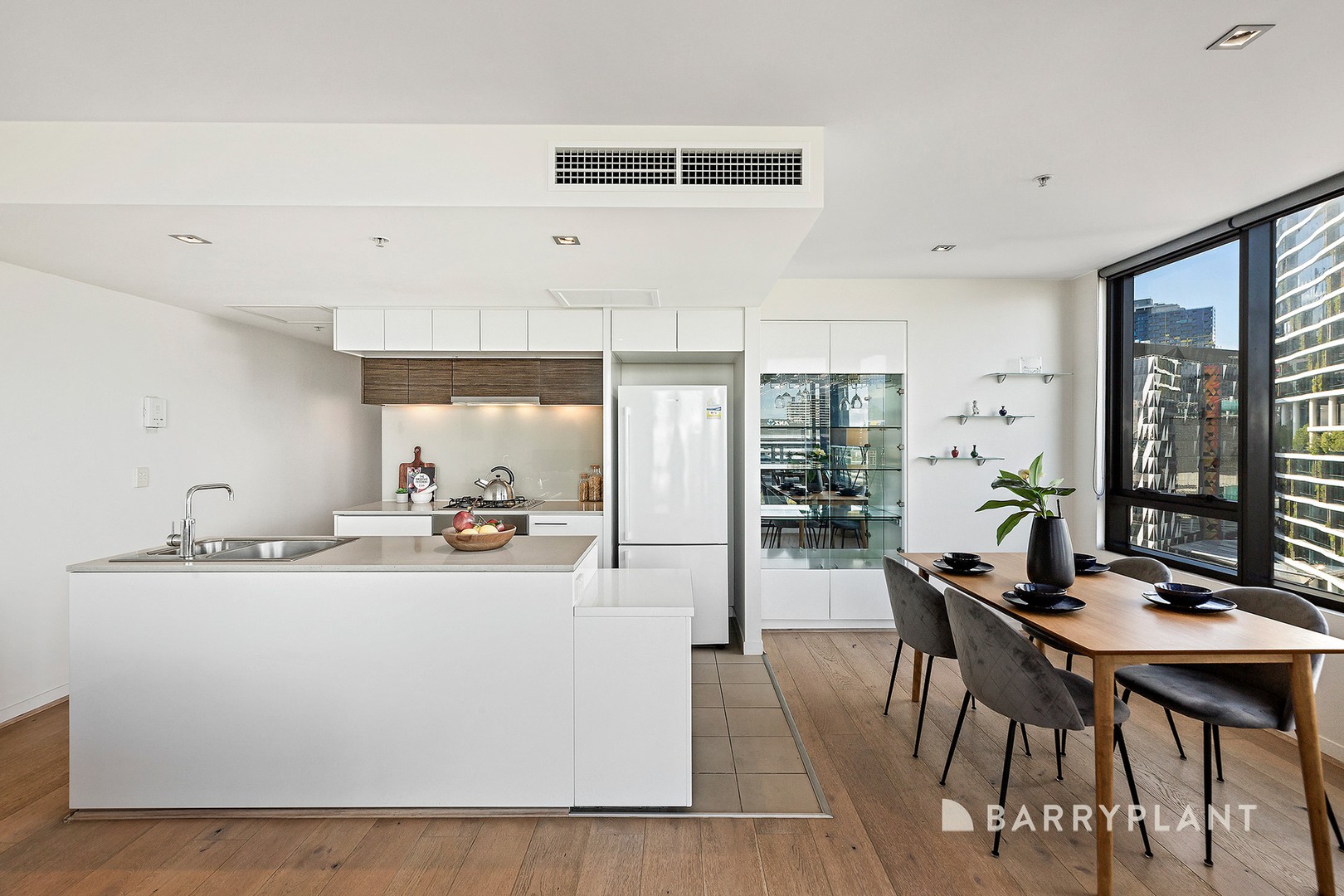 1707/100 Harbour Esplanade, Docklands, VIC 3008 - Thumbnail 2 - 11/06/2025