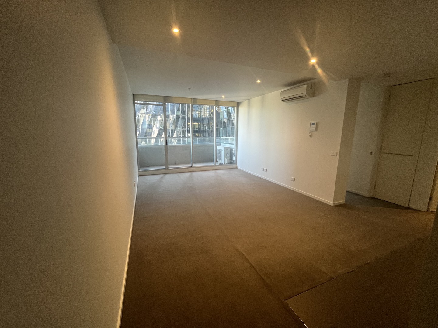 1712/8 Mccrae Street, Docklands, VIC 3008 - Thumbnail 1 - 25/03/2025