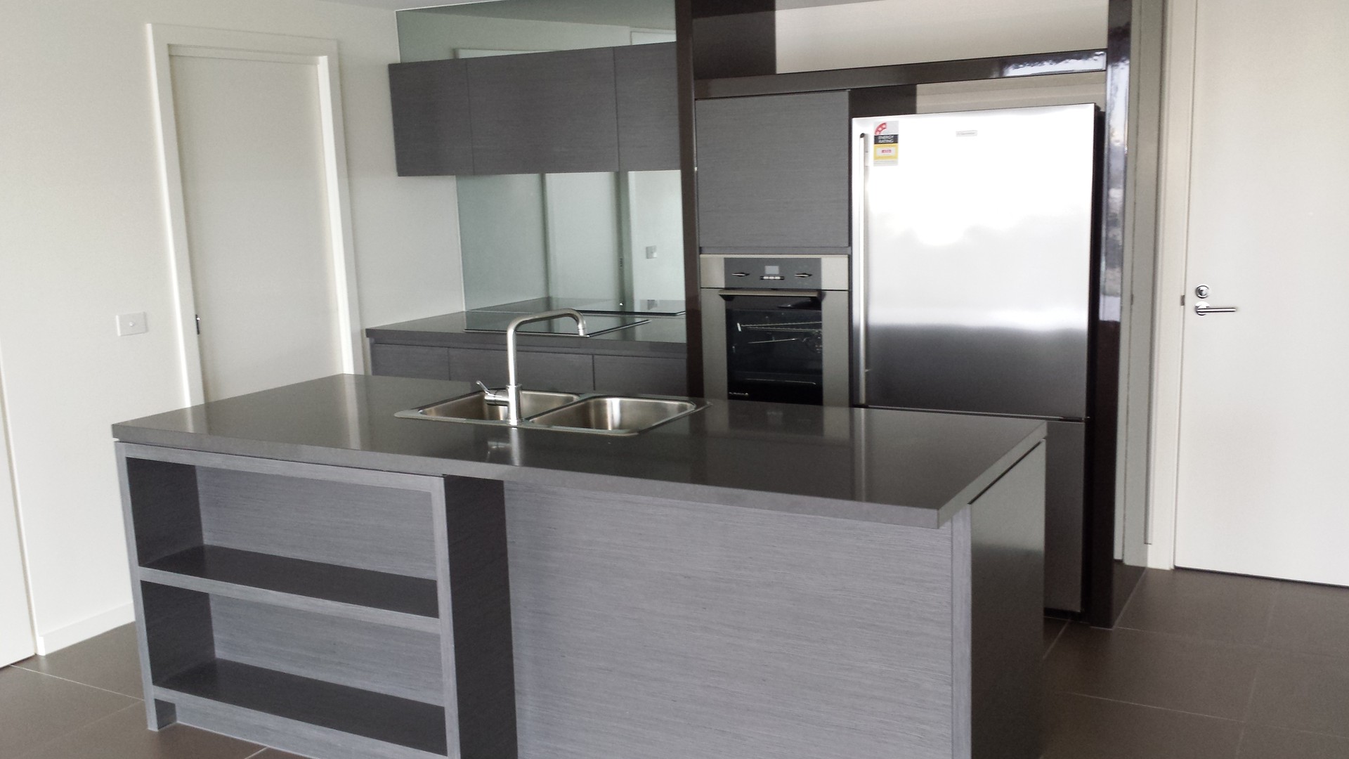 173/8 Waterside Place, Docklands, VIC 3008, Docklands - Thumbnail 2