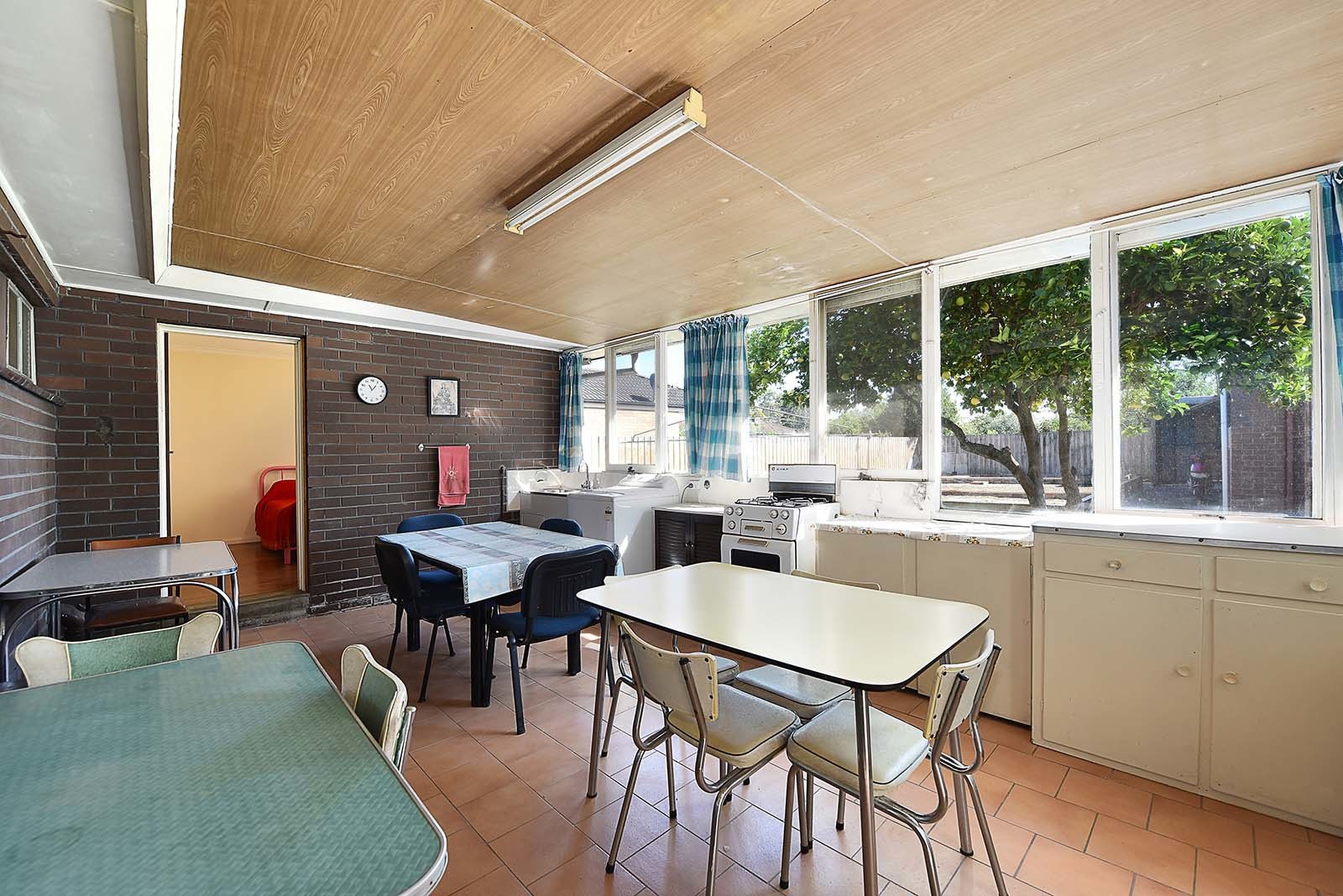 174 Broadhurst Avenue, Reservoir, VIC 3073, Reservoir - Thumbnail 6