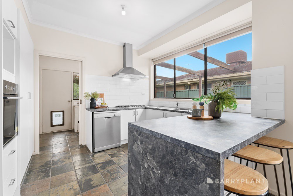174 Roycroft Avenue, Mill Park, VIC 3082, Mill Park - Thumbnail 3