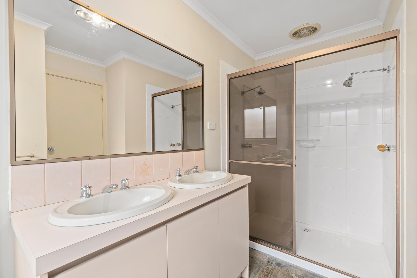 174 Roycroft Avenue, Mill Park, VIC 3082, Mill Park - Thumbnail 4