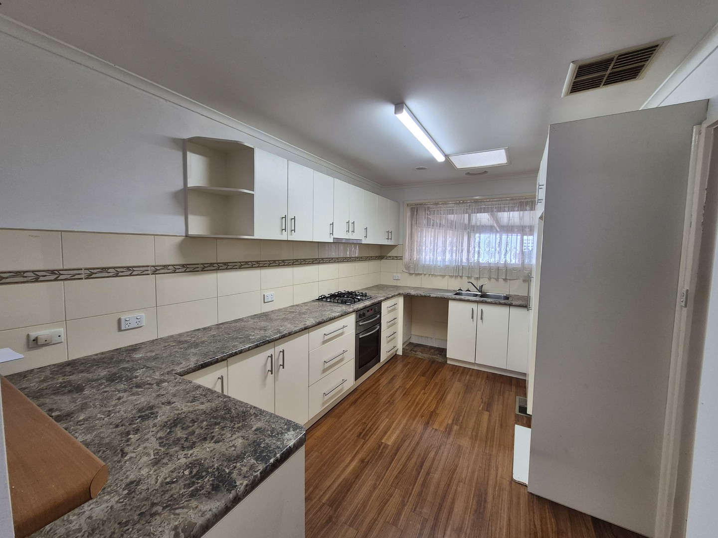 176 Military Road, Avondale Heights, VIC 3034, Avondale Heights - Thumbnail 3