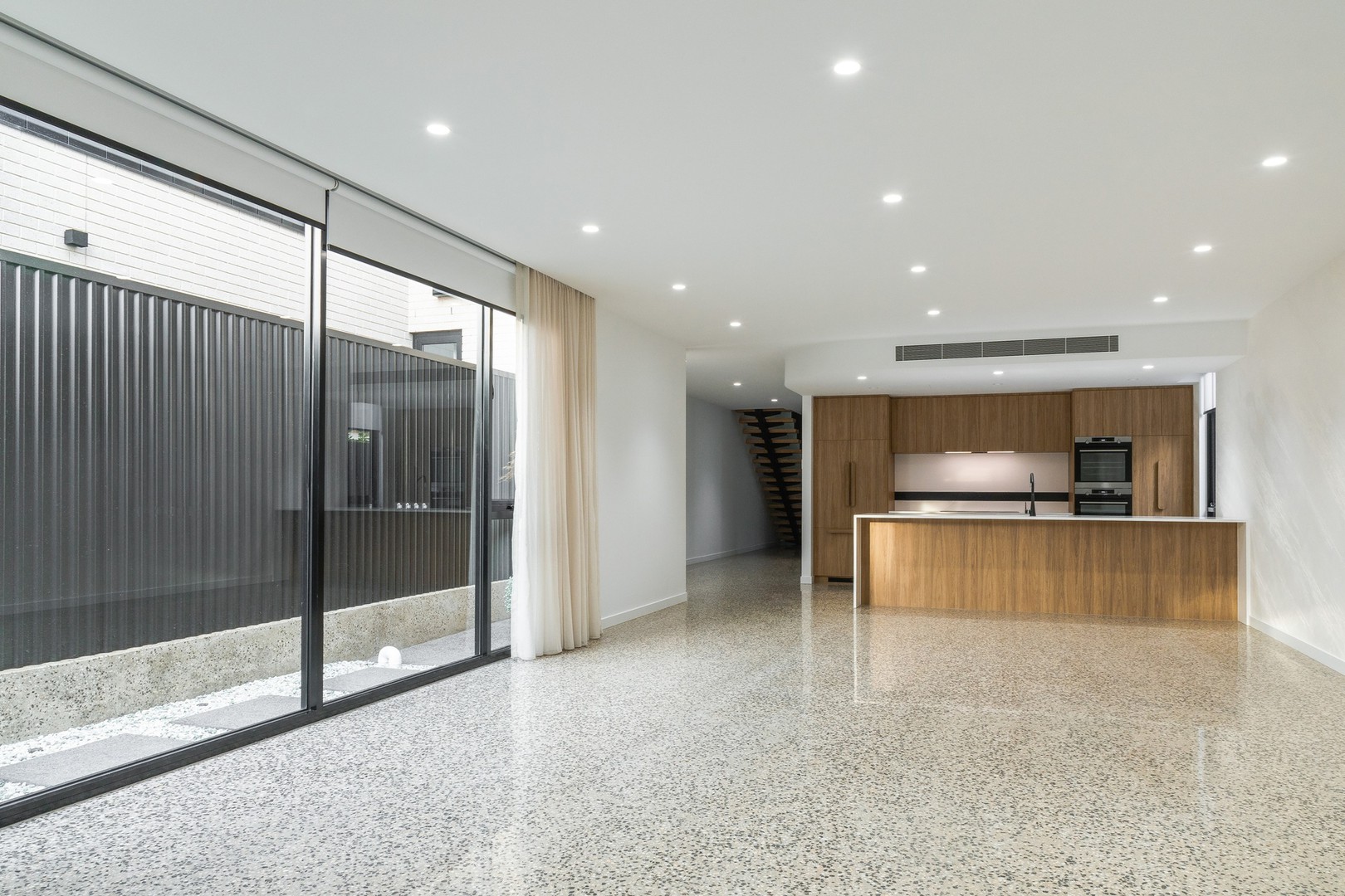 17A Myrtle Grove, Reservoir, VIC 3073, Reservoir - Thumbnail 3