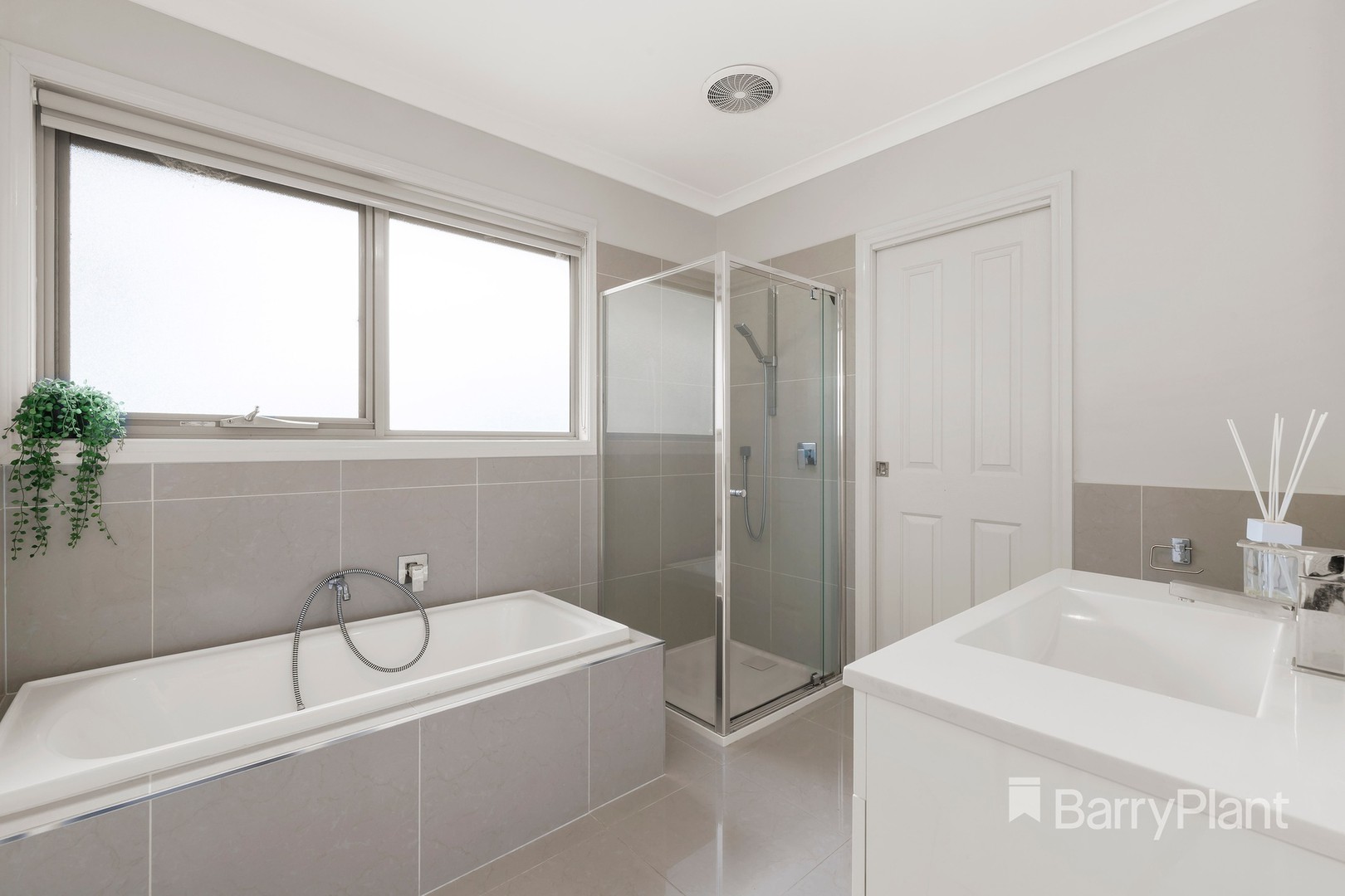 17a Statesman Crescent, Mill Park, VIC 3082, Mill Park - Thumbnail 7