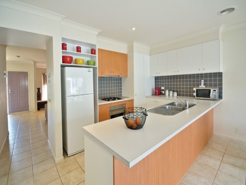 17C Wentworth Drive, Taylors Lakes, VIC 3038, Taylors Lakes - Thumbnail 2