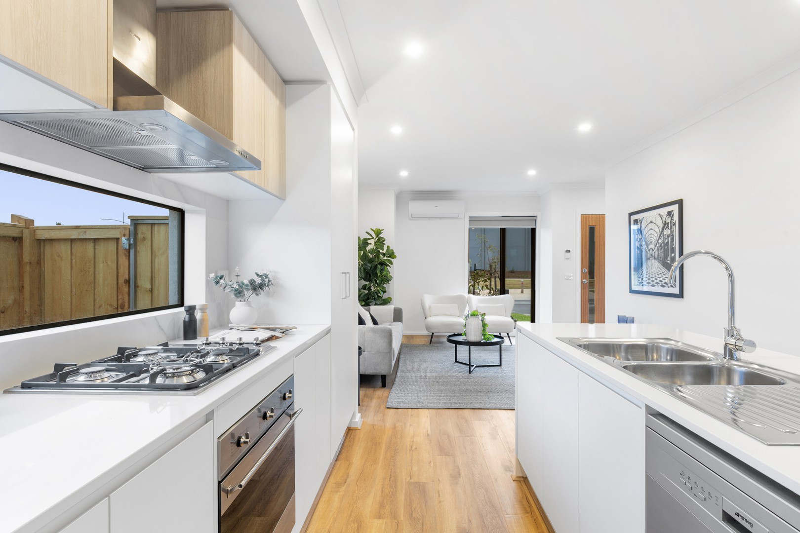 18 Adenmore Circuit, Deanside, VIC 3336, Deanside - Thumbnail 6
