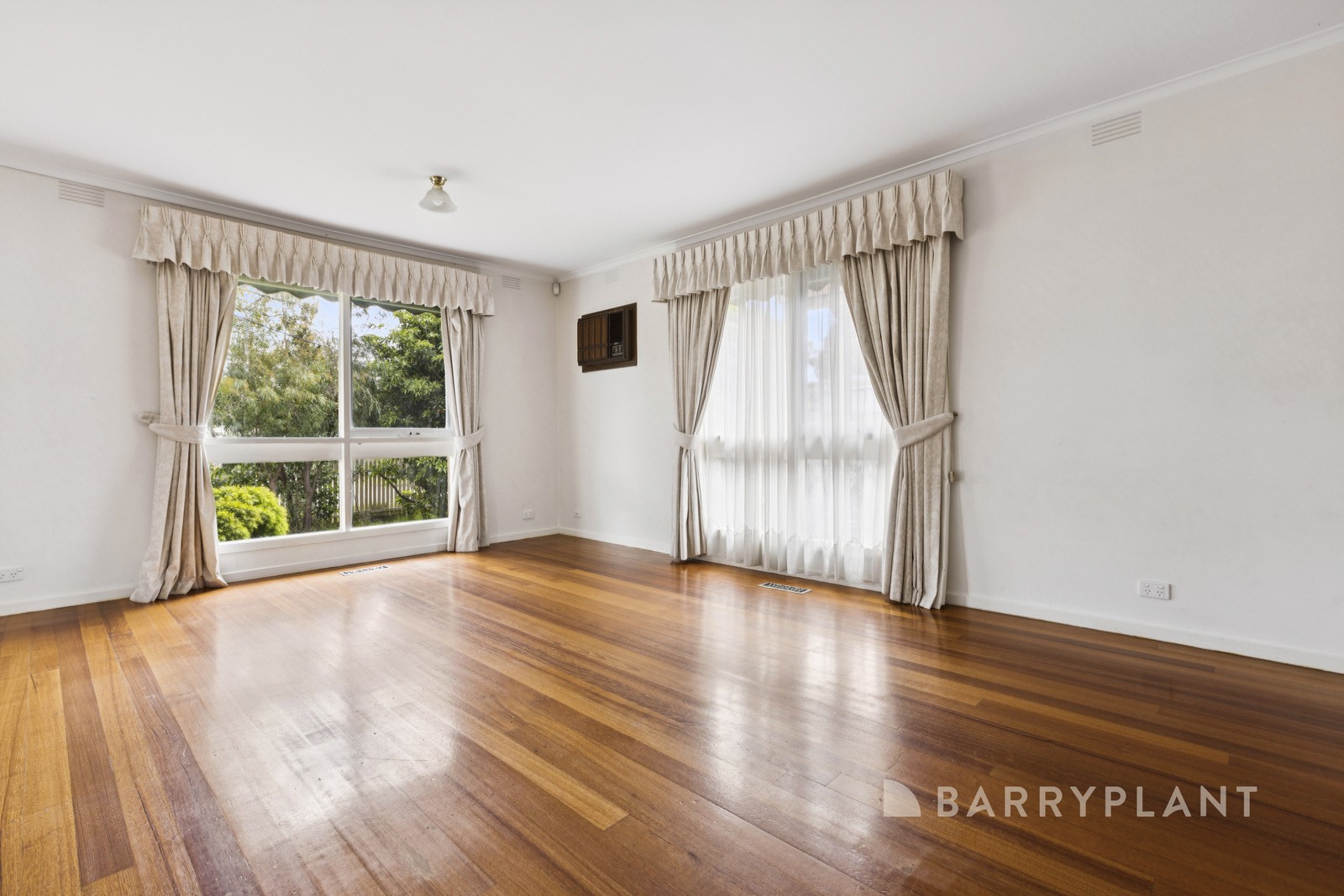 18 Ainslie Drive, Wheelers Hill, VIC 3150 - Thumbnail 2 - 22/09/2026
