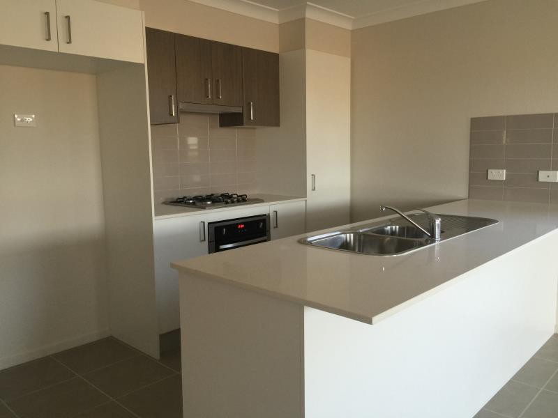 18 Alabaster Avenue, Melton South, VIC 3338, Cobblebank - Thumbnail 3