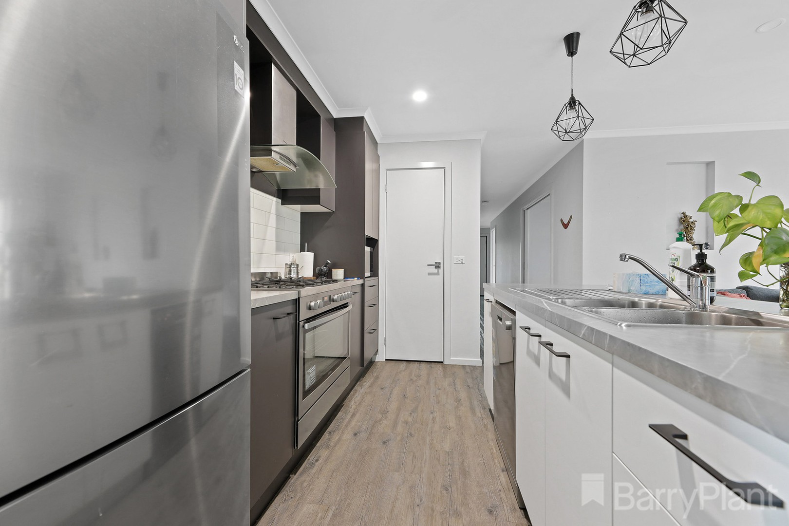 18 Appleporch Way, Drouin, VIC 3818, Drouin - Thumbnail 3