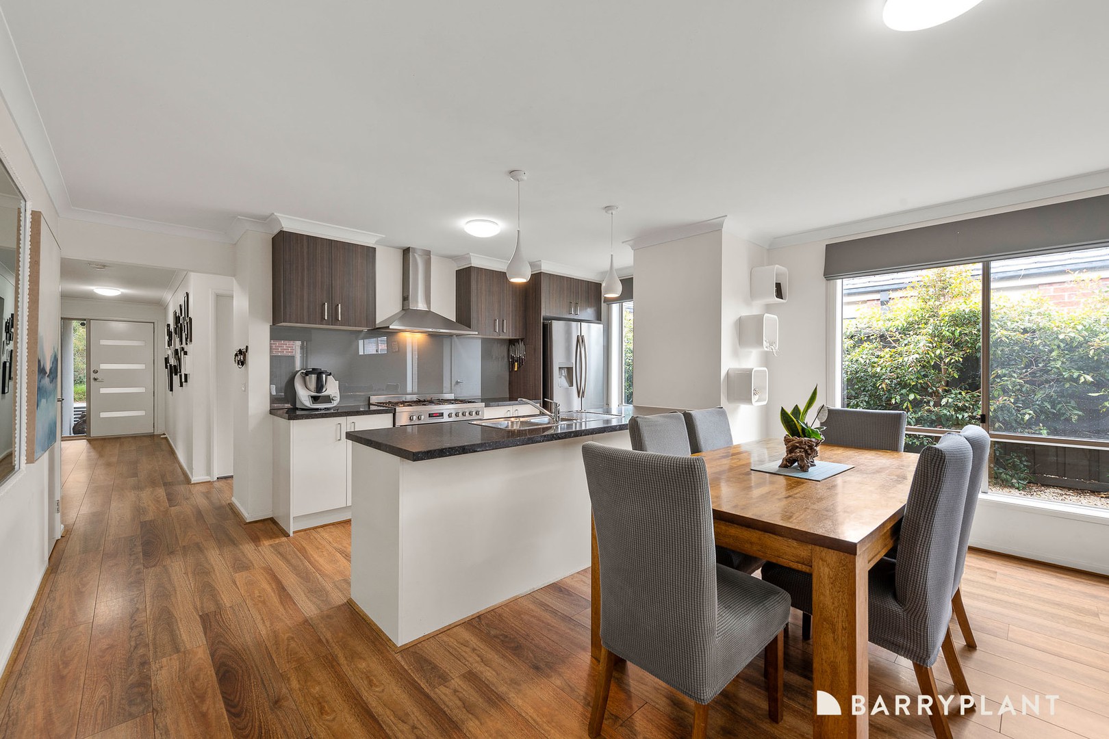 18 Armidale Drive, Pakenham, VIC 3810, Pakenham - Thumbnail 2