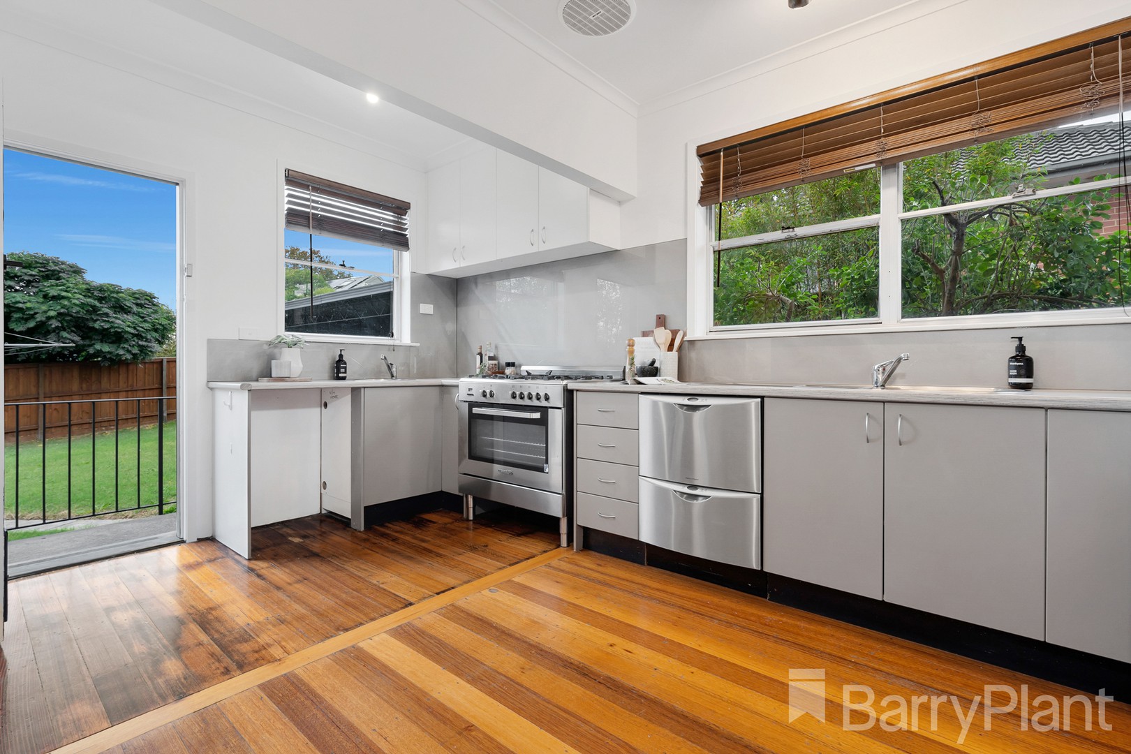 18 Barry Street, Watsonia, VIC 3087, Watsonia - Thumbnail 3