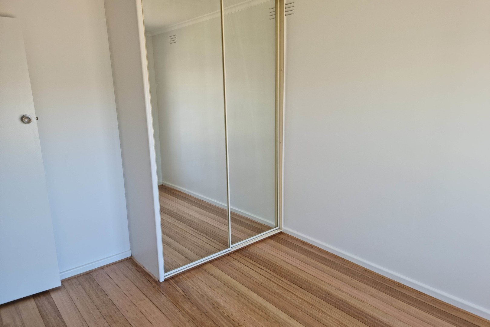 18 Bernbanks Avenue, St Albans, VIC 3021, St Albans - Thumbnail 2