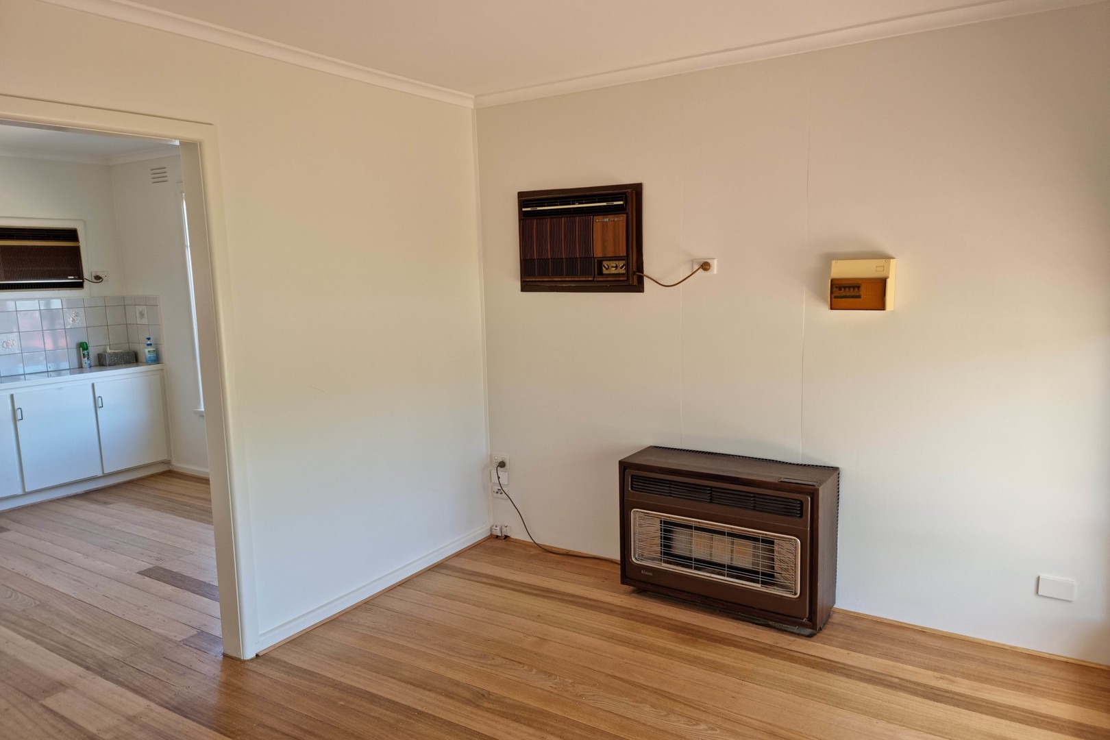 18 Bernbanks Avenue, St Albans, VIC 3021, St Albans - Thumbnail 3