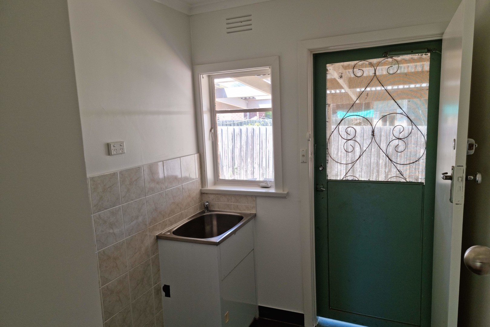 18 Bernbanks Avenue, St Albans, VIC 3021, St Albans - Thumbnail 6