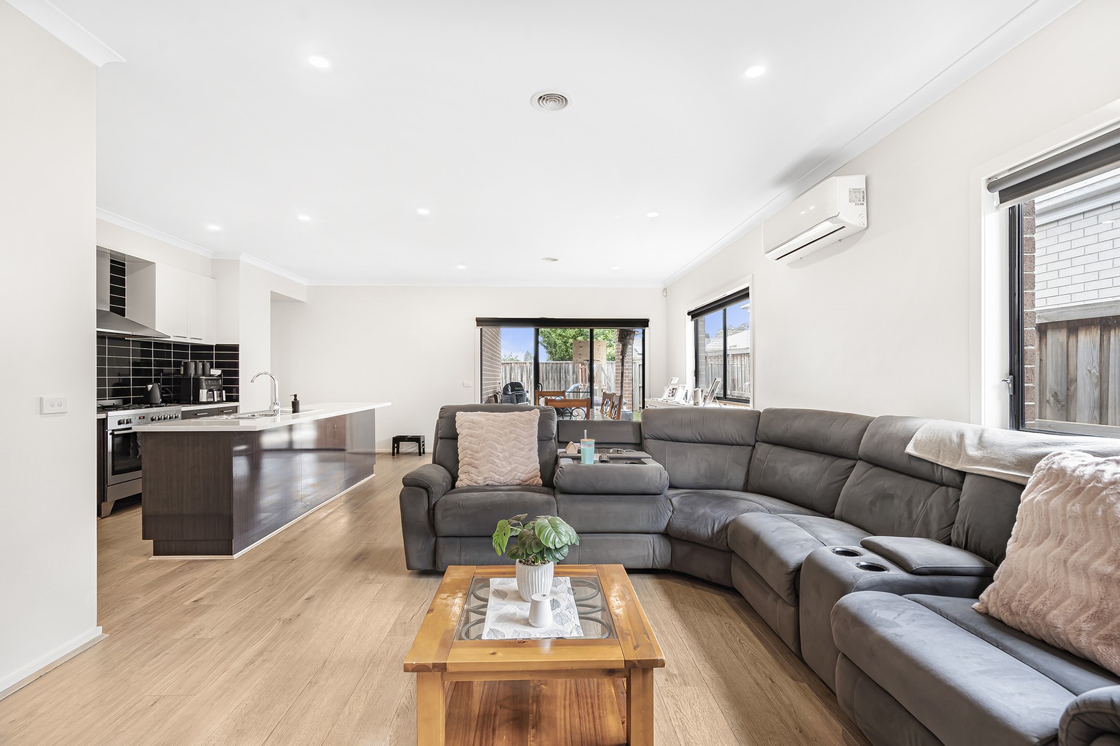 18 Birkdale Way, Weir Views, VIC 3338, Weir Views - Thumbnail 5