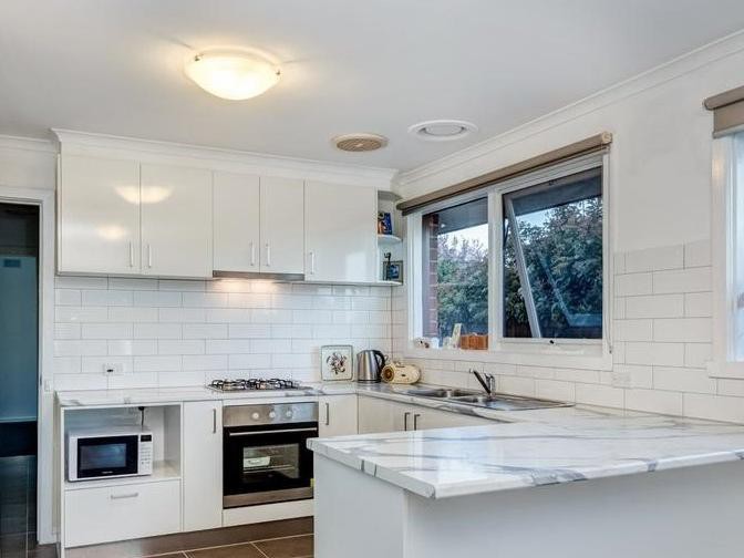 18 Blackwood Drive, Melton South, VIC 3338 - Thumbnail 1 - 05/06/2025