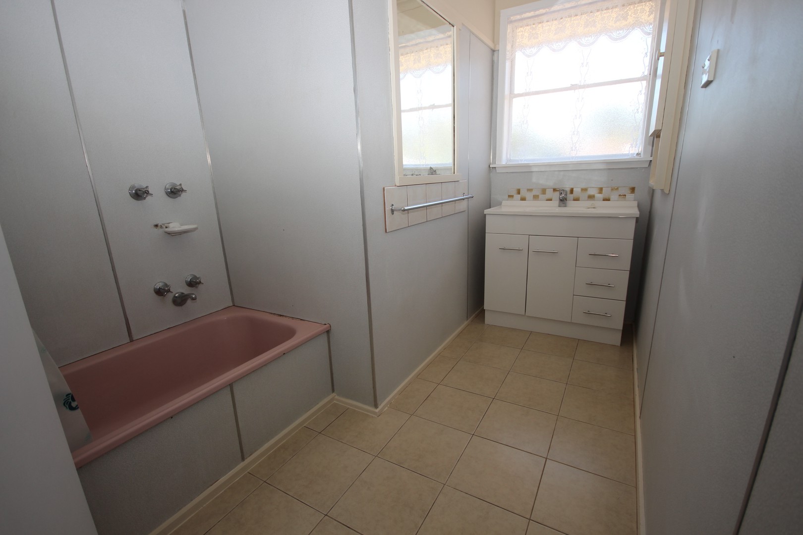 18 Bogong Street, Corio, VIC 3214, Corio - Thumbnail 3
