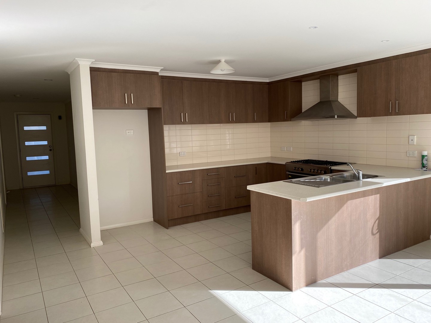 18 Brimstone Drive, Tarneit, VIC 3029, Tarneit - Thumbnail 2