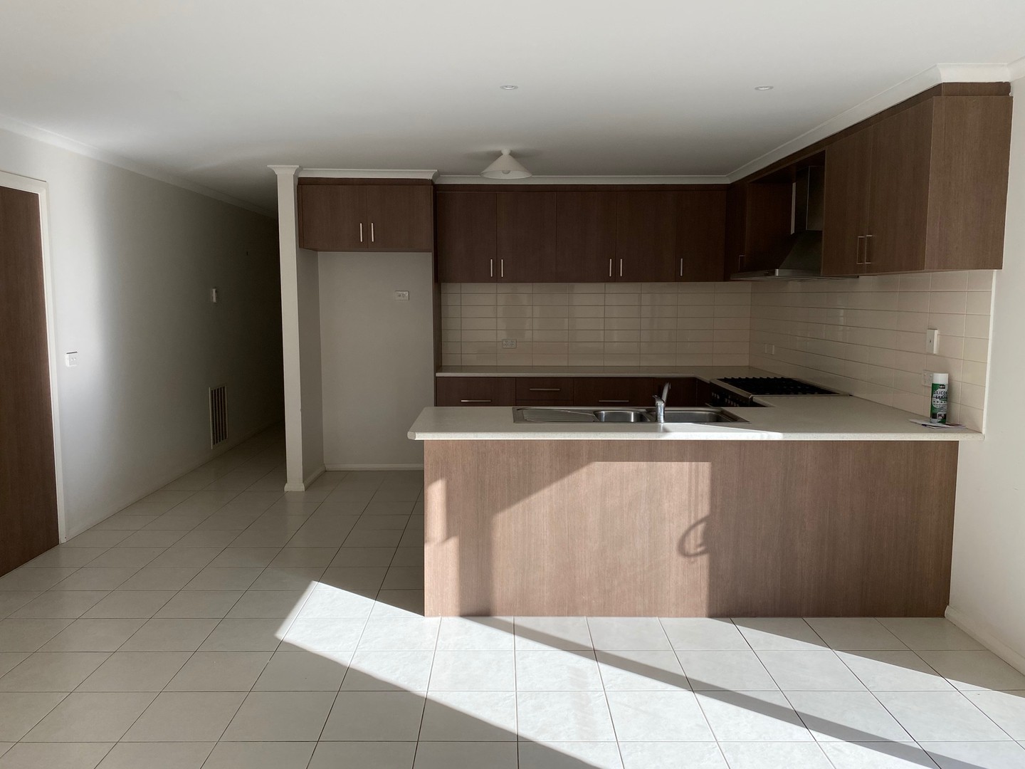 18 Brimstone Drive, Tarneit, VIC 3029, Tarneit - Thumbnail 3