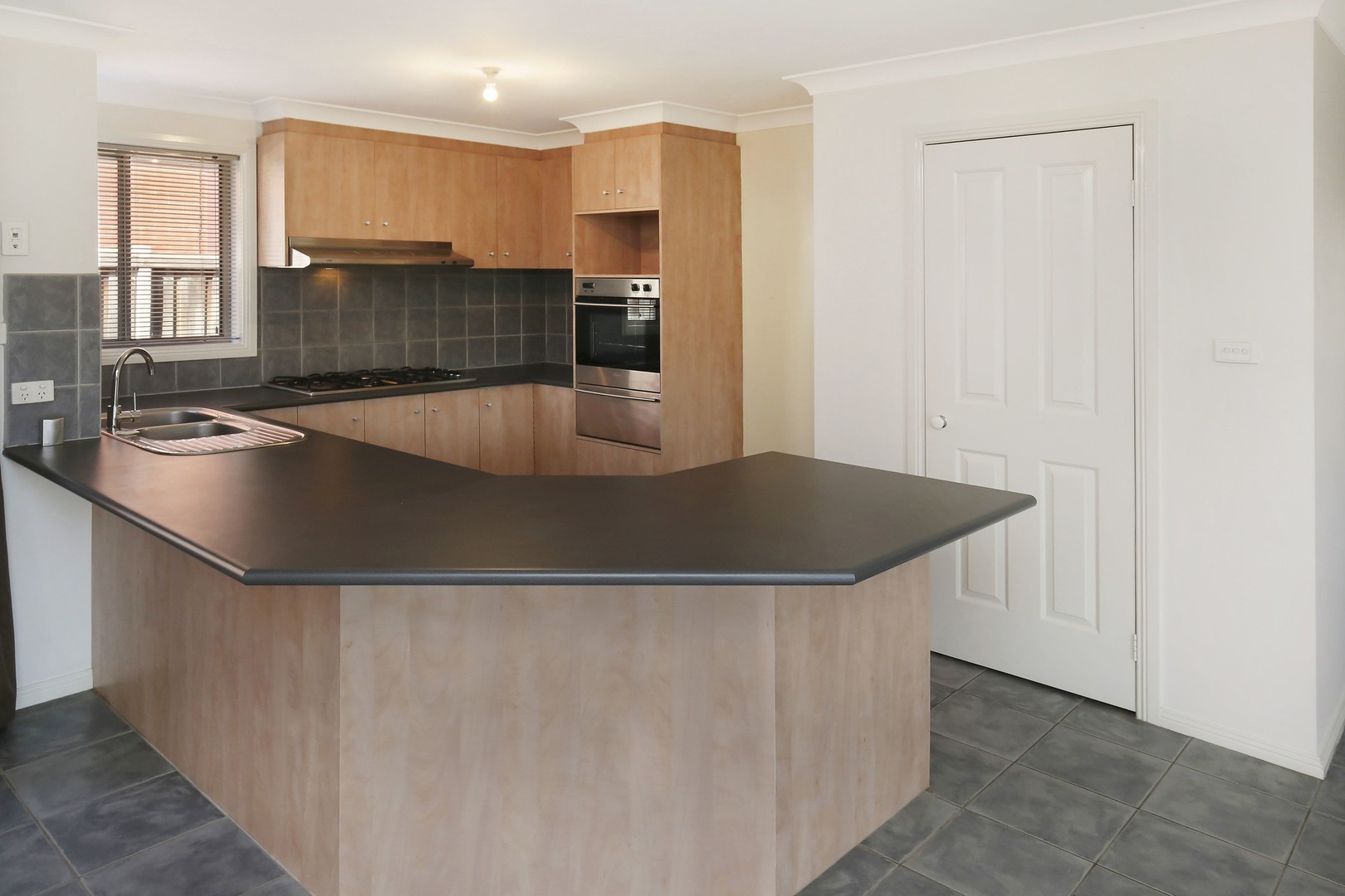 18 Buttercup Grove, Bundoora, VIC 3083, Bundoora - Thumbnail 7