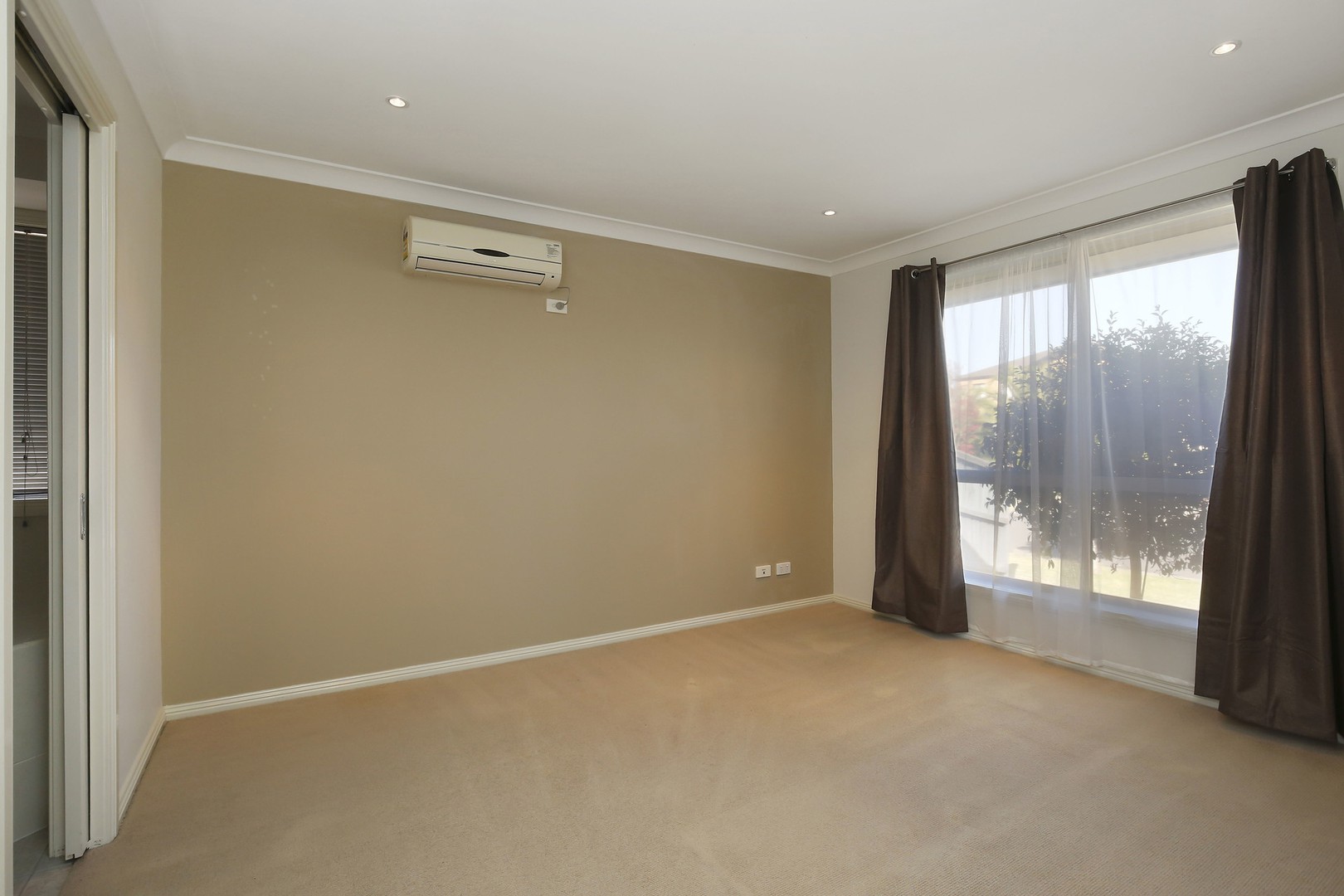 18 Buttercup Grove, Bundoora, VIC 3083 - Thumbnail 1 - 30/04/2022
