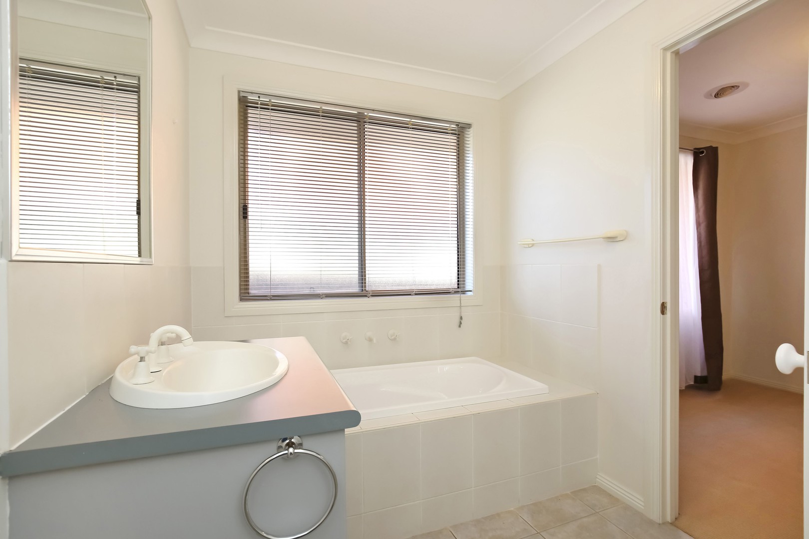 18 Buttercup Grove, Bundoora, VIC 3083, Bundoora - Thumbnail 4