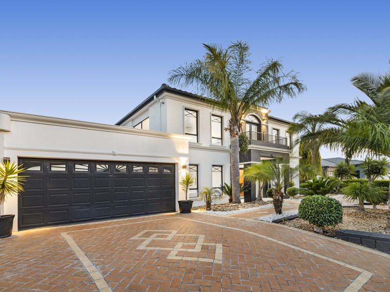 18 Cambridge Crescent, Taylors Lakes, VIC 3038 - Image - 16/01/2026