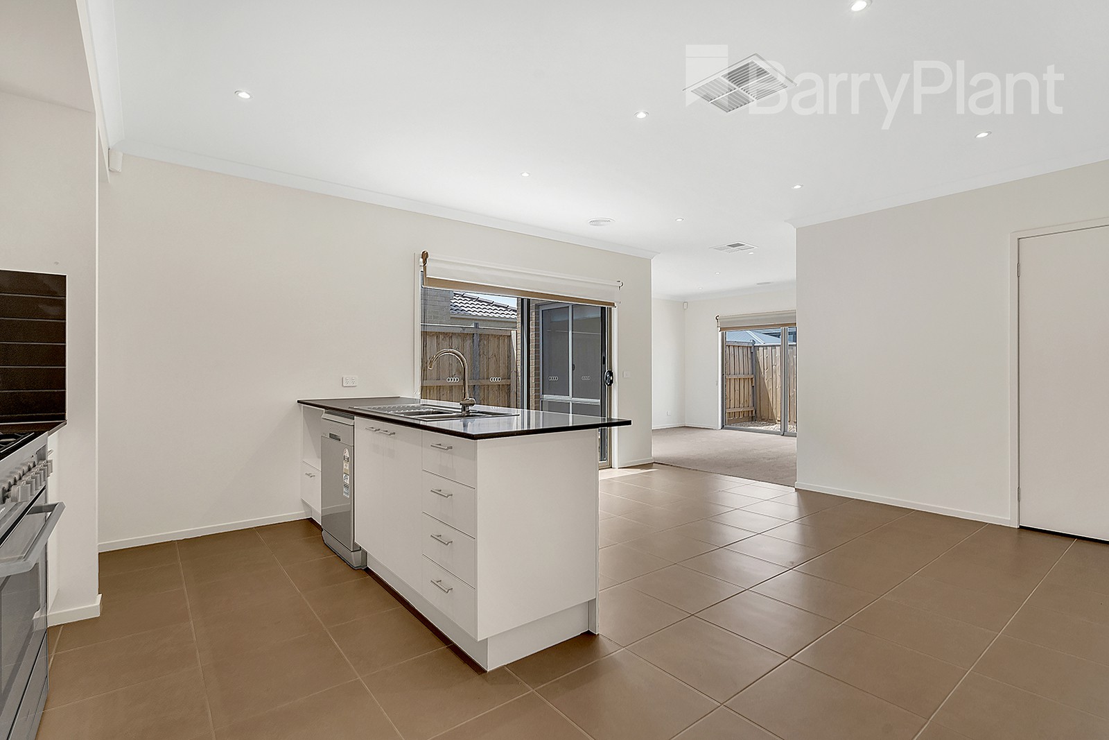 18 Canonbury Avenue, Wollert, VIC 3750, Wollert - Thumbnail 3