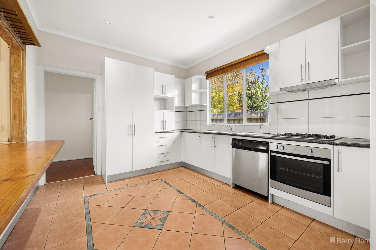 18 Carlyle Crescent, Bellfield, VIC 3081, Bellfield - Thumbnail 4