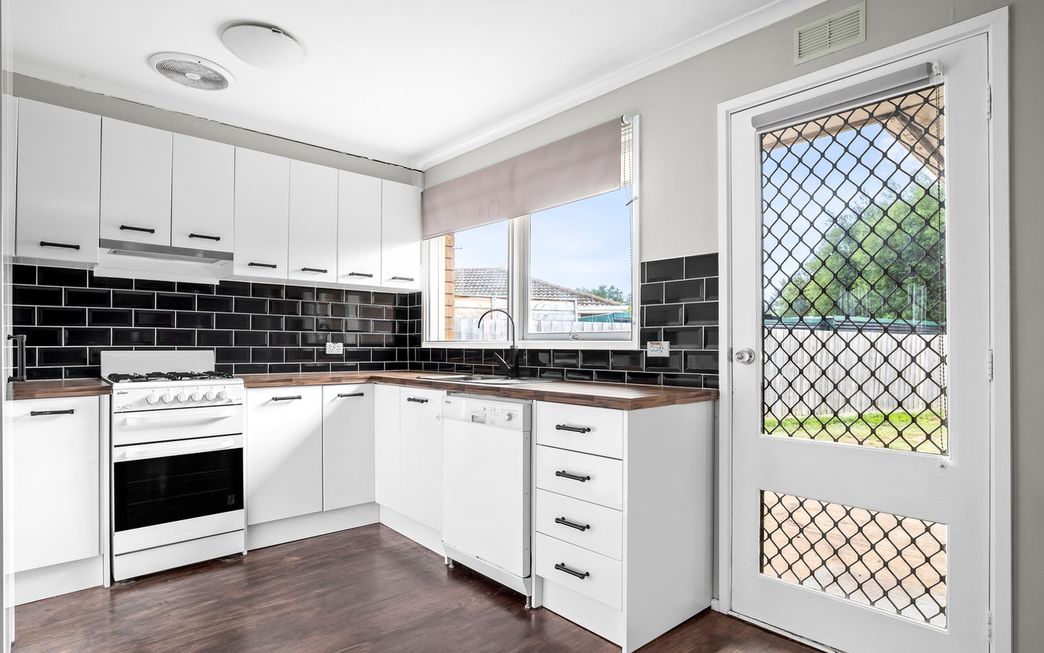 18 Chauvel Street, Melton South, VIC 3338, Melton South - Thumbnail 2